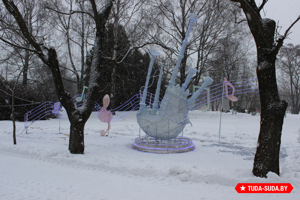 festival-gigantskikh-kitayskikh-fonarey-v-botanicheskom-sadu