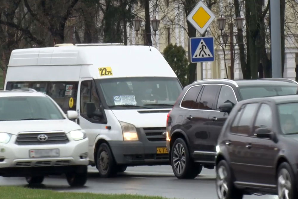 В одном из областных центров Беларуси дорожает проезд в маршрутках Маршрутка