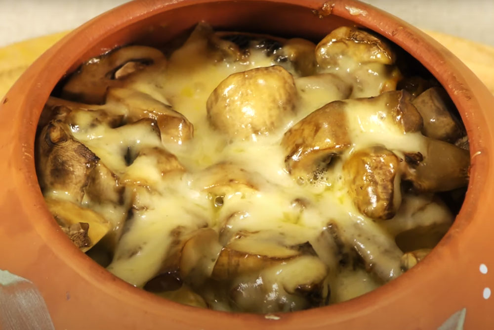Жаркое в горшочках в духовке с грибами и мясом в духовке рецепт с фото