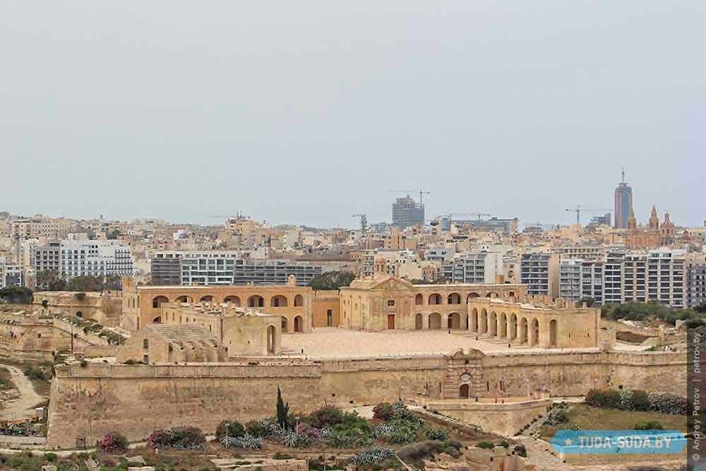 fort-manoel